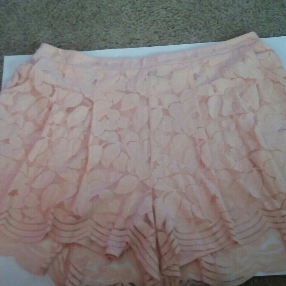 Torrid peach scalloped shorts